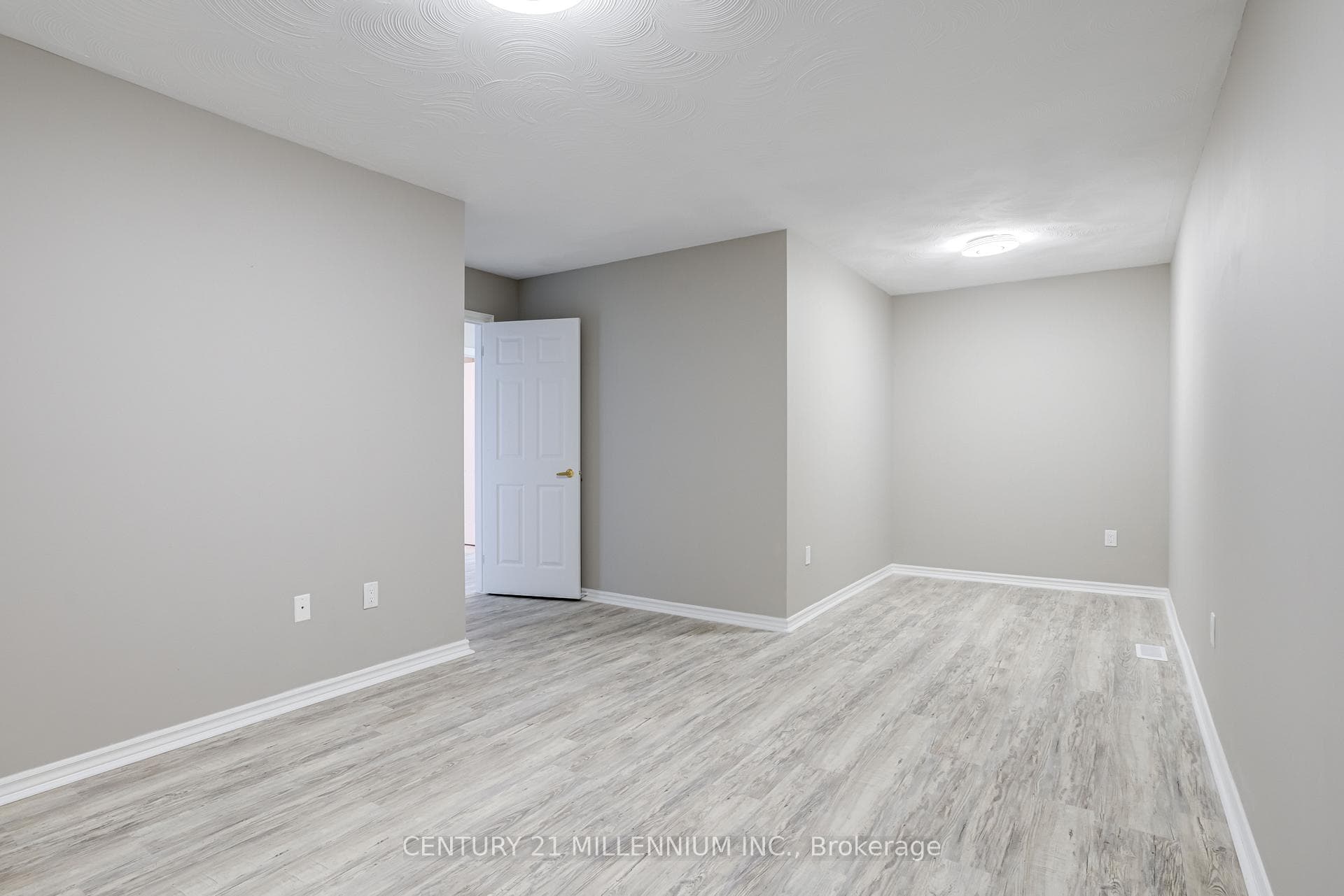 615 Nelson Street Unit 8 photo 24