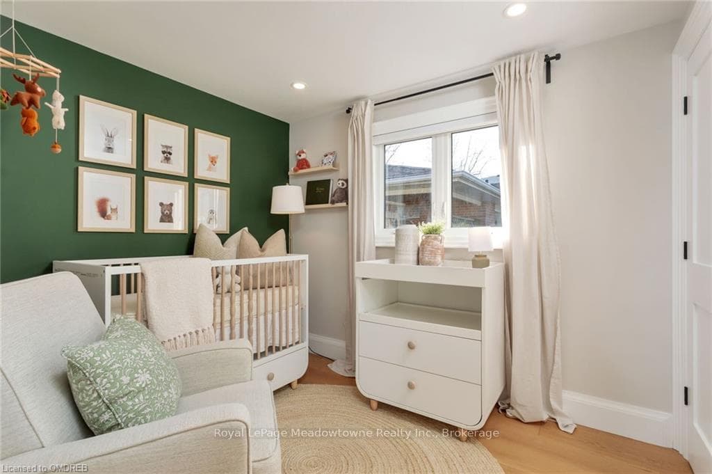 15 IRWIN Crescent photo 17