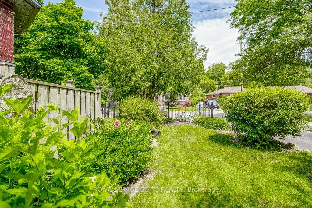 11 Ramsey Crescent photo 6