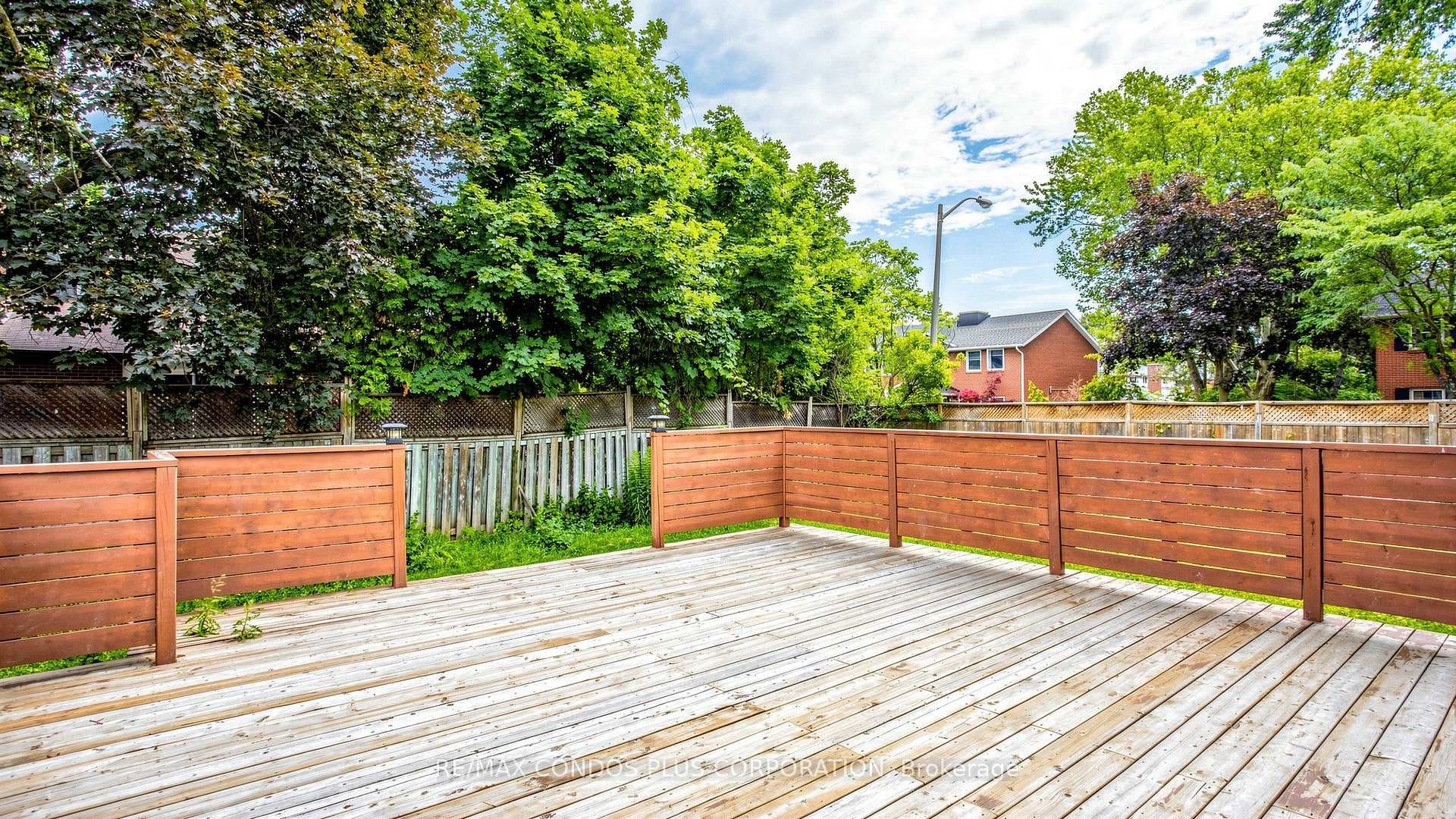 22 Denlow Boulevard photo 43