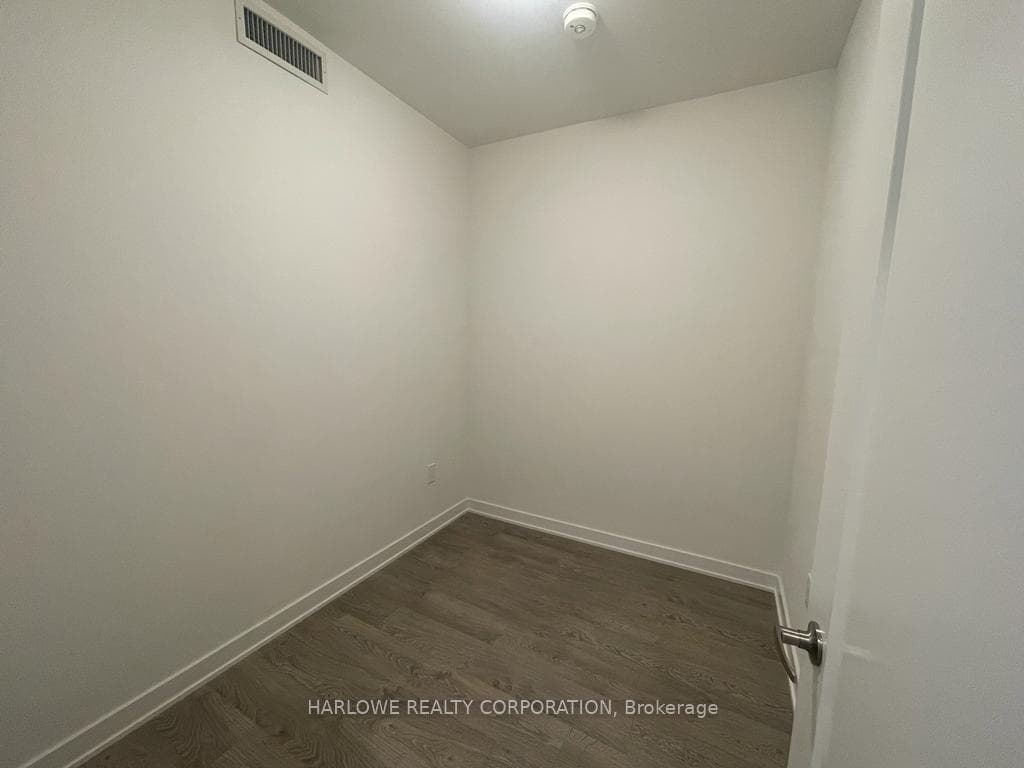 60 Princess Street Unit 515 SE photo 7