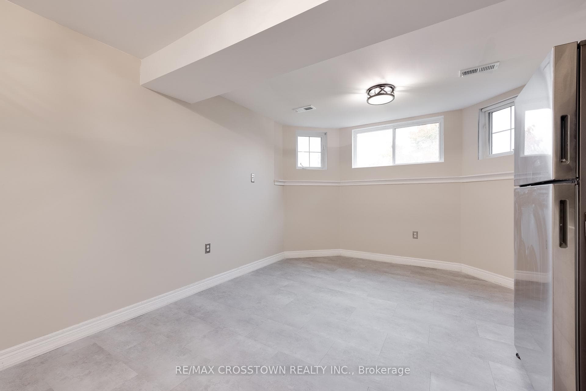 80 Marsellus Drive Unit Lower photo 14