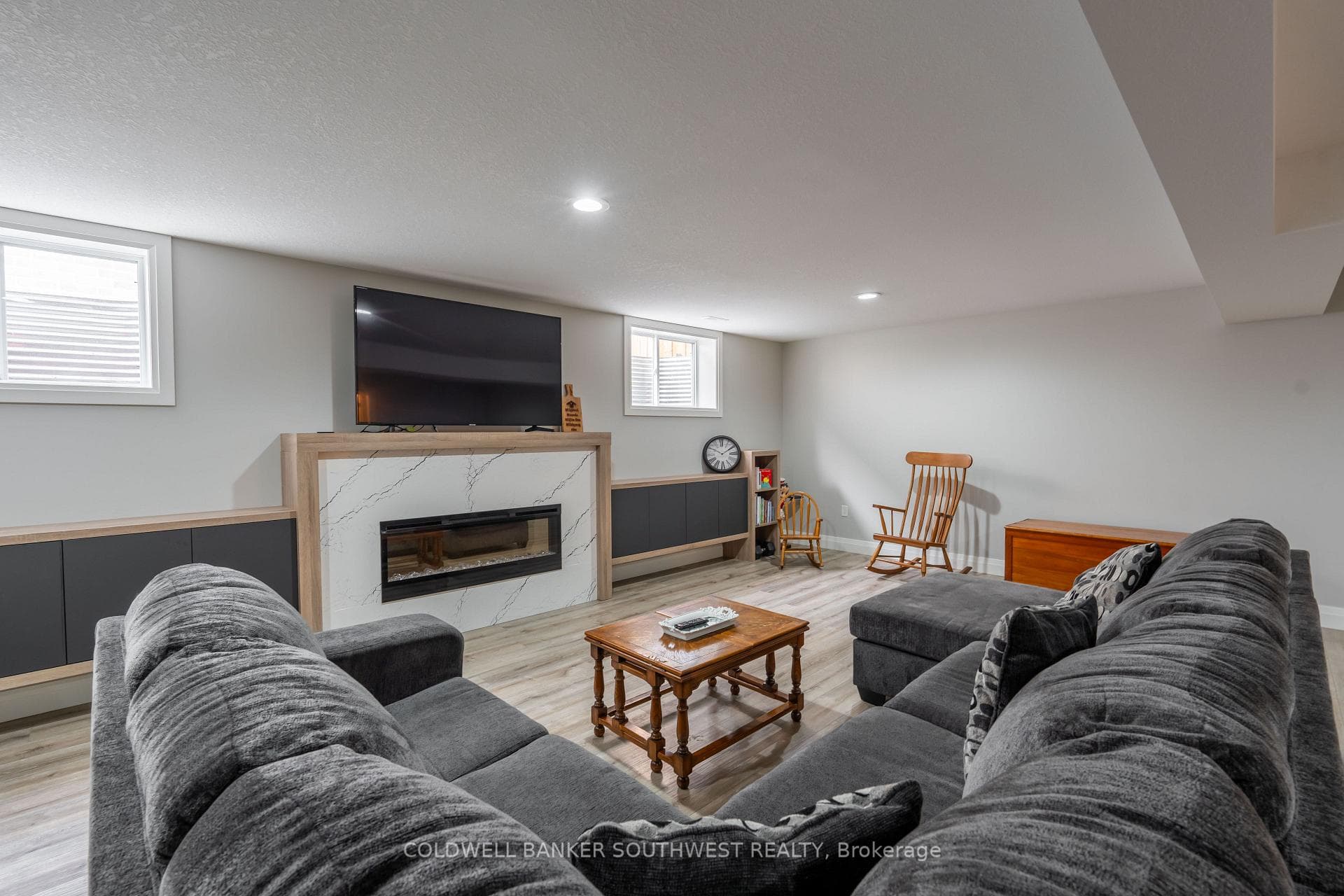 432 Lucas Avenue photo 16
