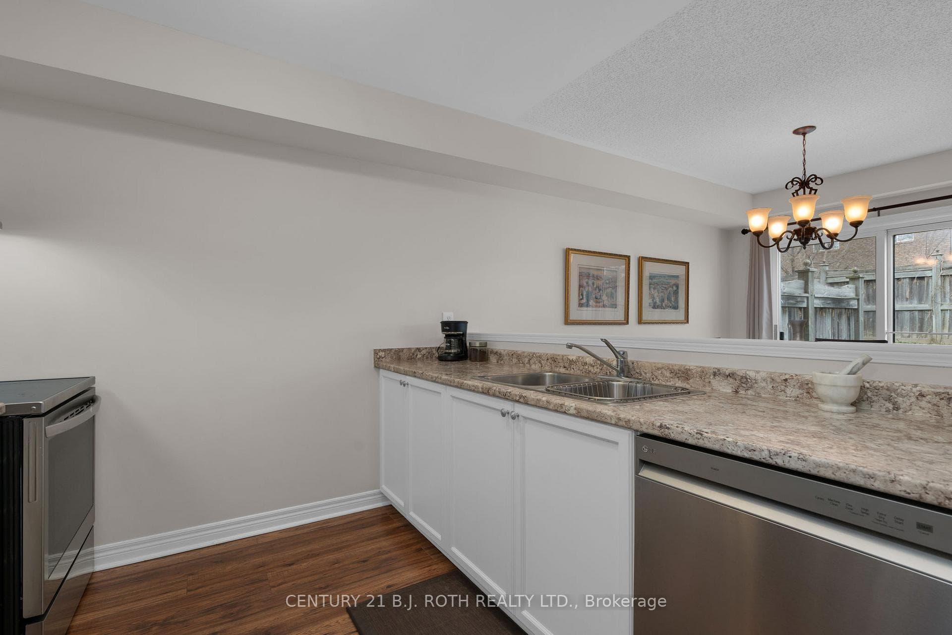 430 Mapleview Drive Unit 30 photo 11