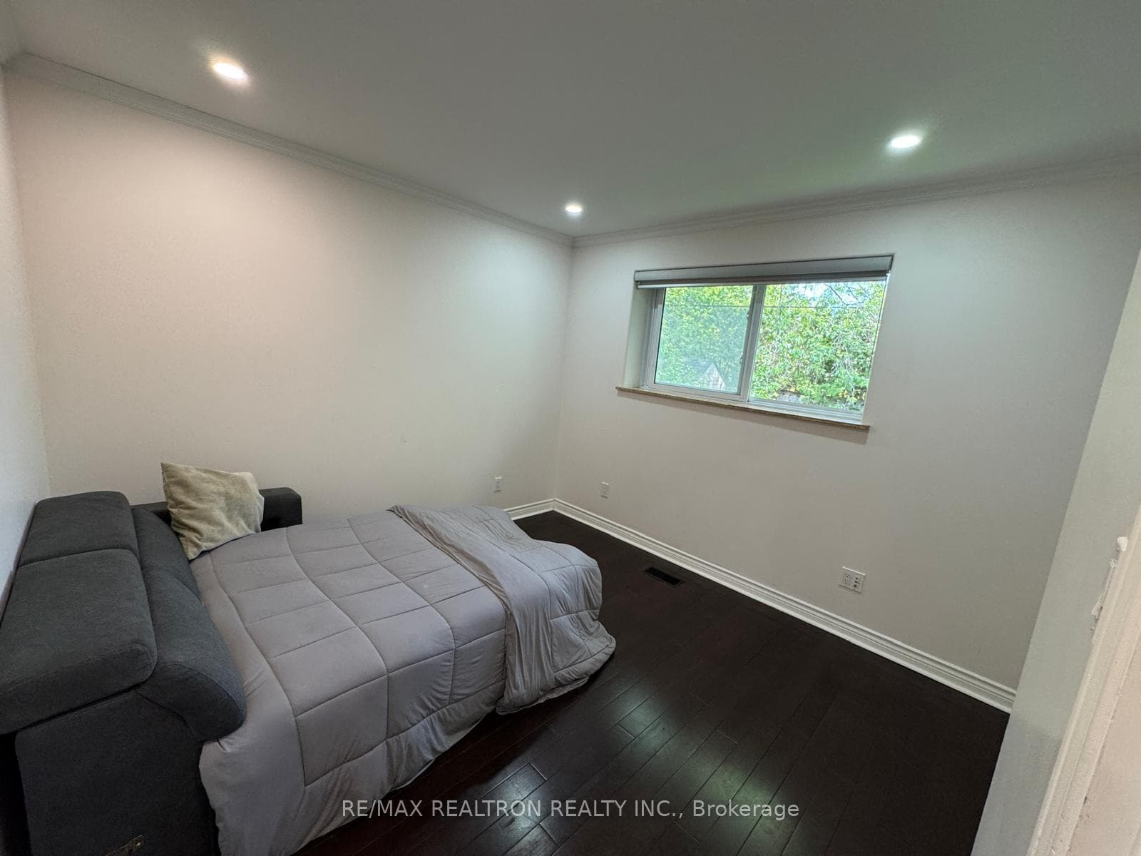 93 Aurora Heights Drive Unit Main Floor photo 8