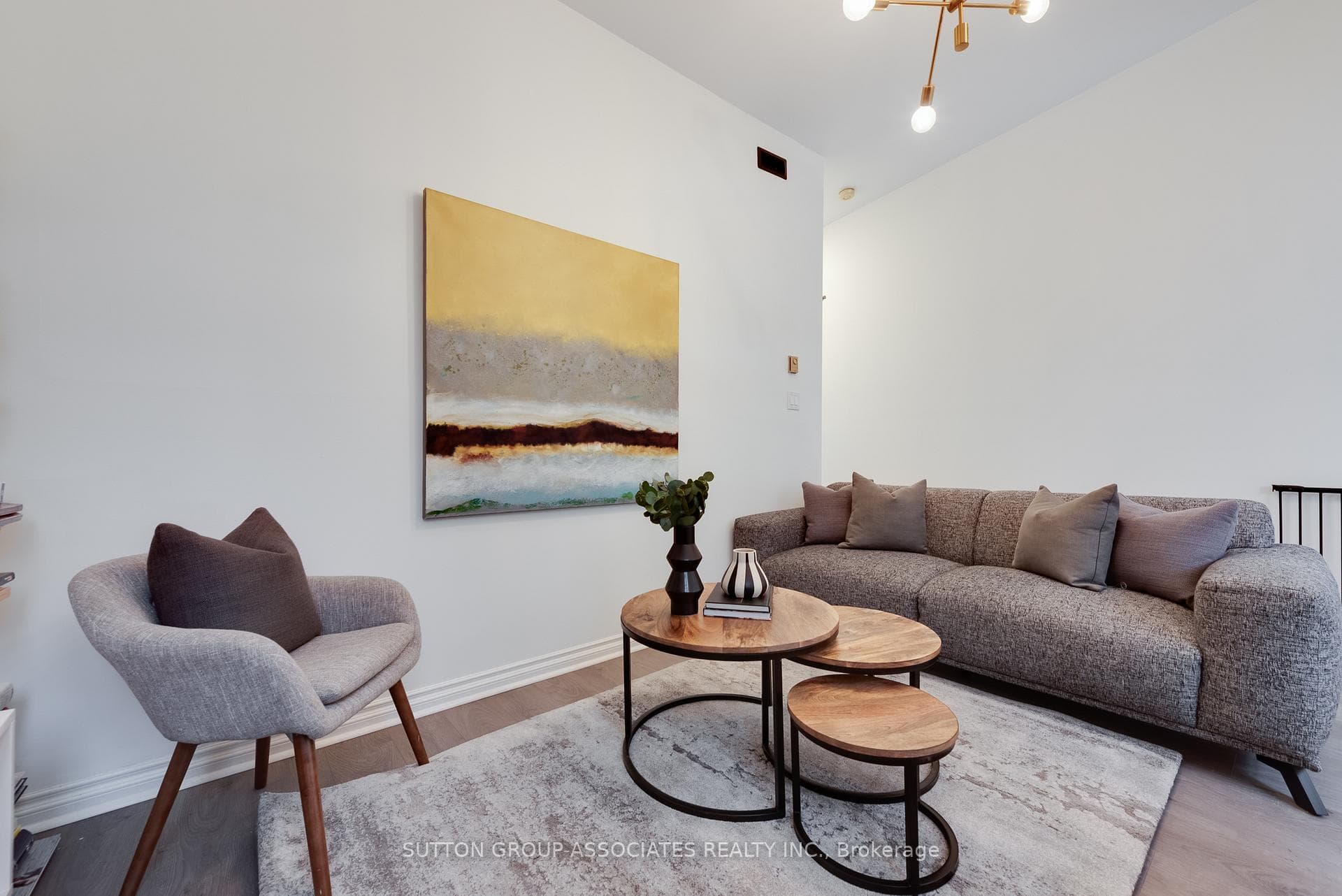 27B Claxton Boulevard photo 18