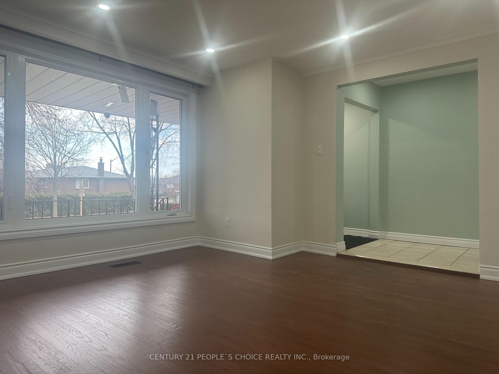 7490 Middleshire Drive photo 9