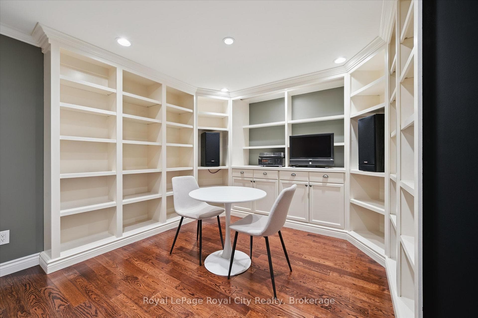 60 Hazelwood Drive photo 34
