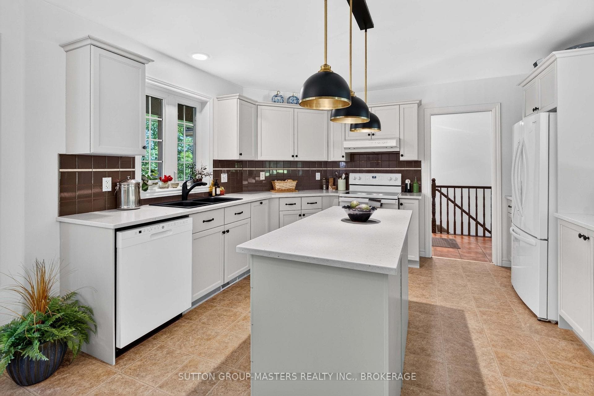 710 Maple Road photo 35