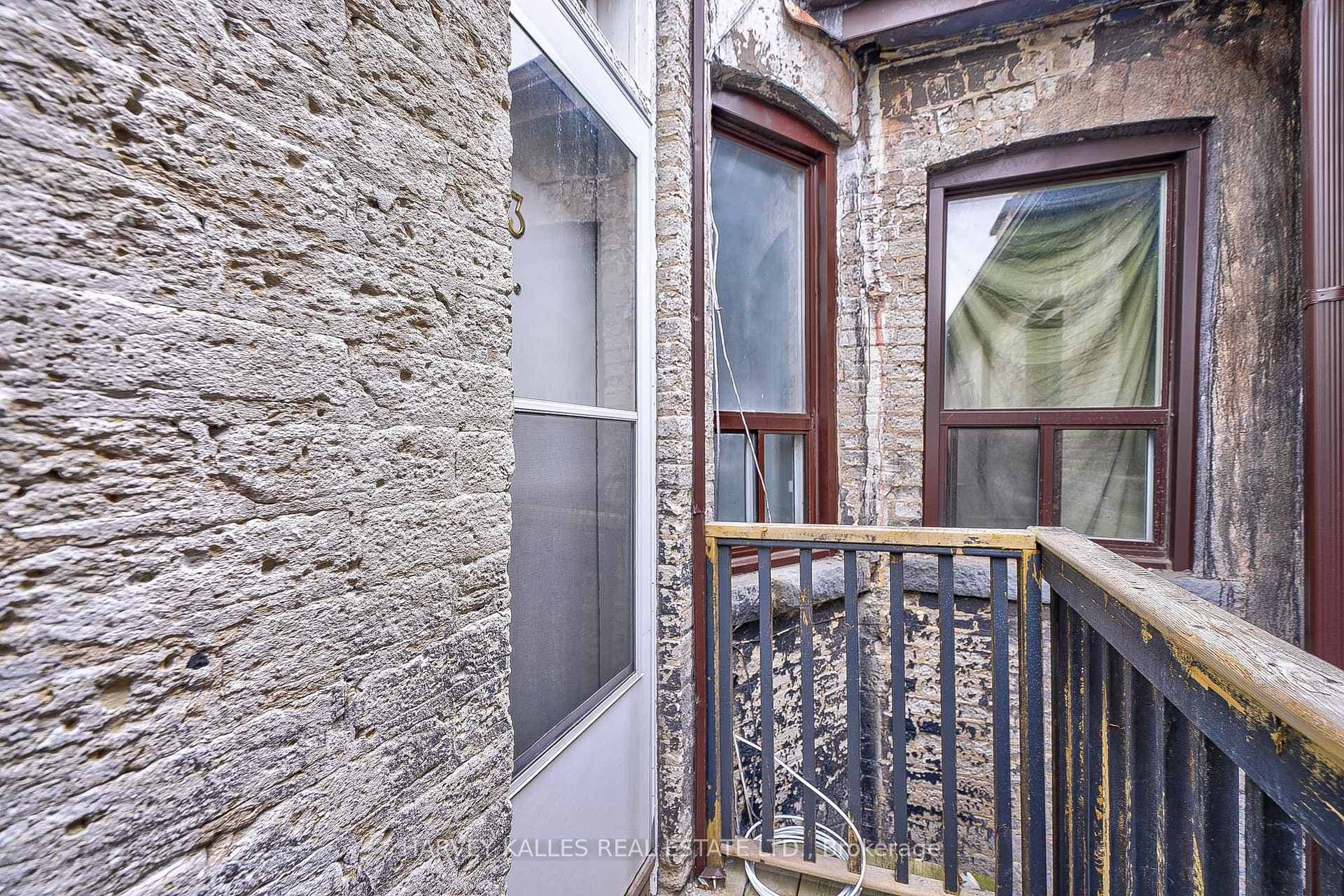 1074 St Clair Avenue Unit 4 photo 32