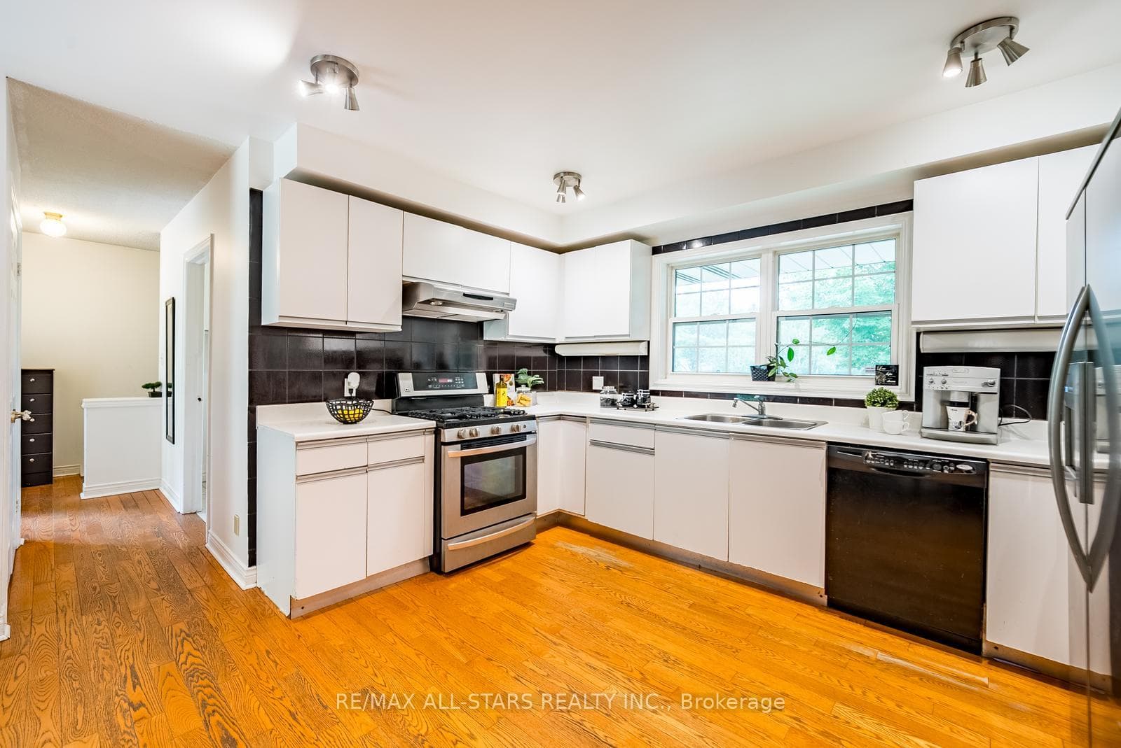 23 Forfardale Road photo 17