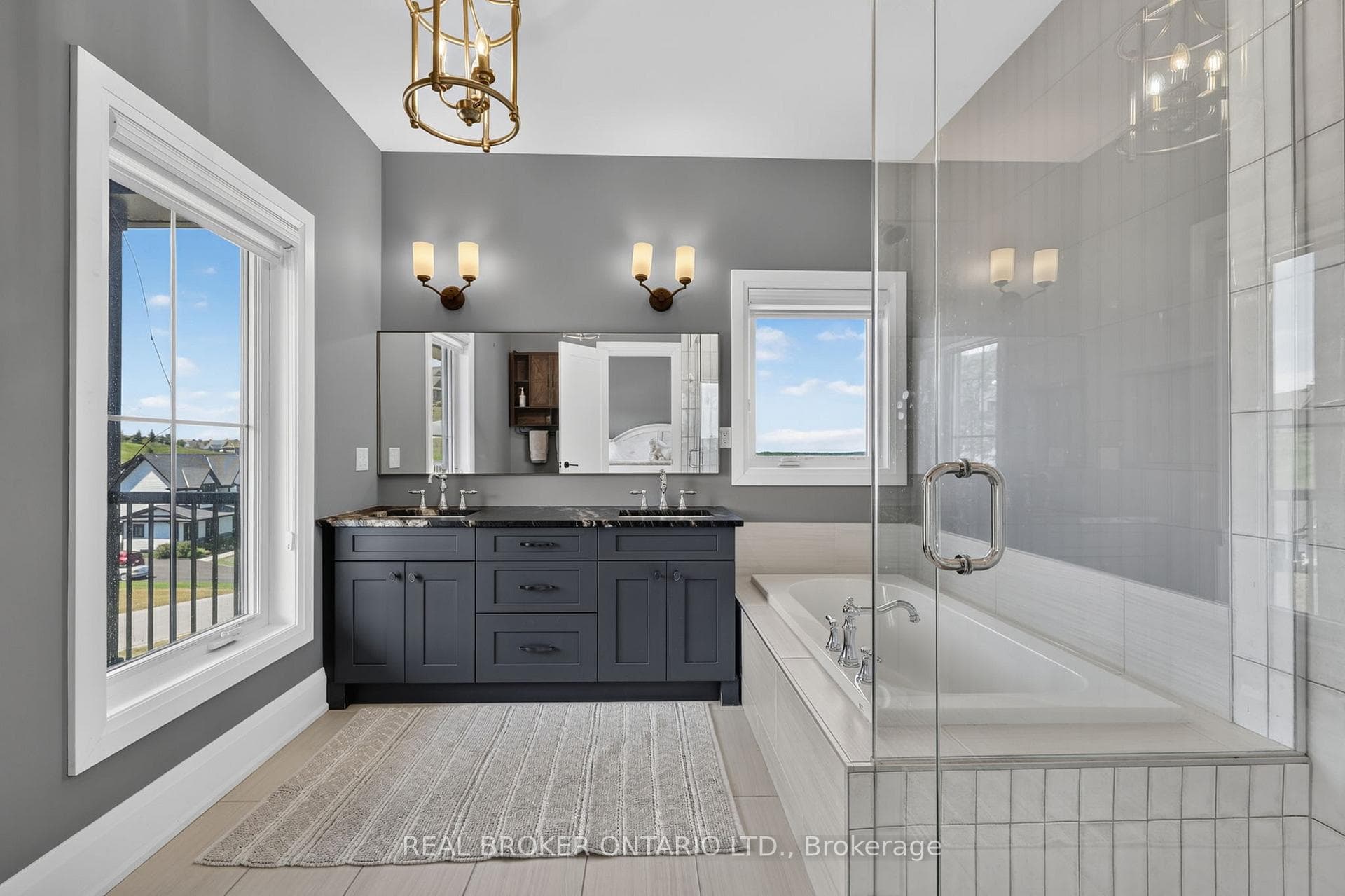 Primary En Suite