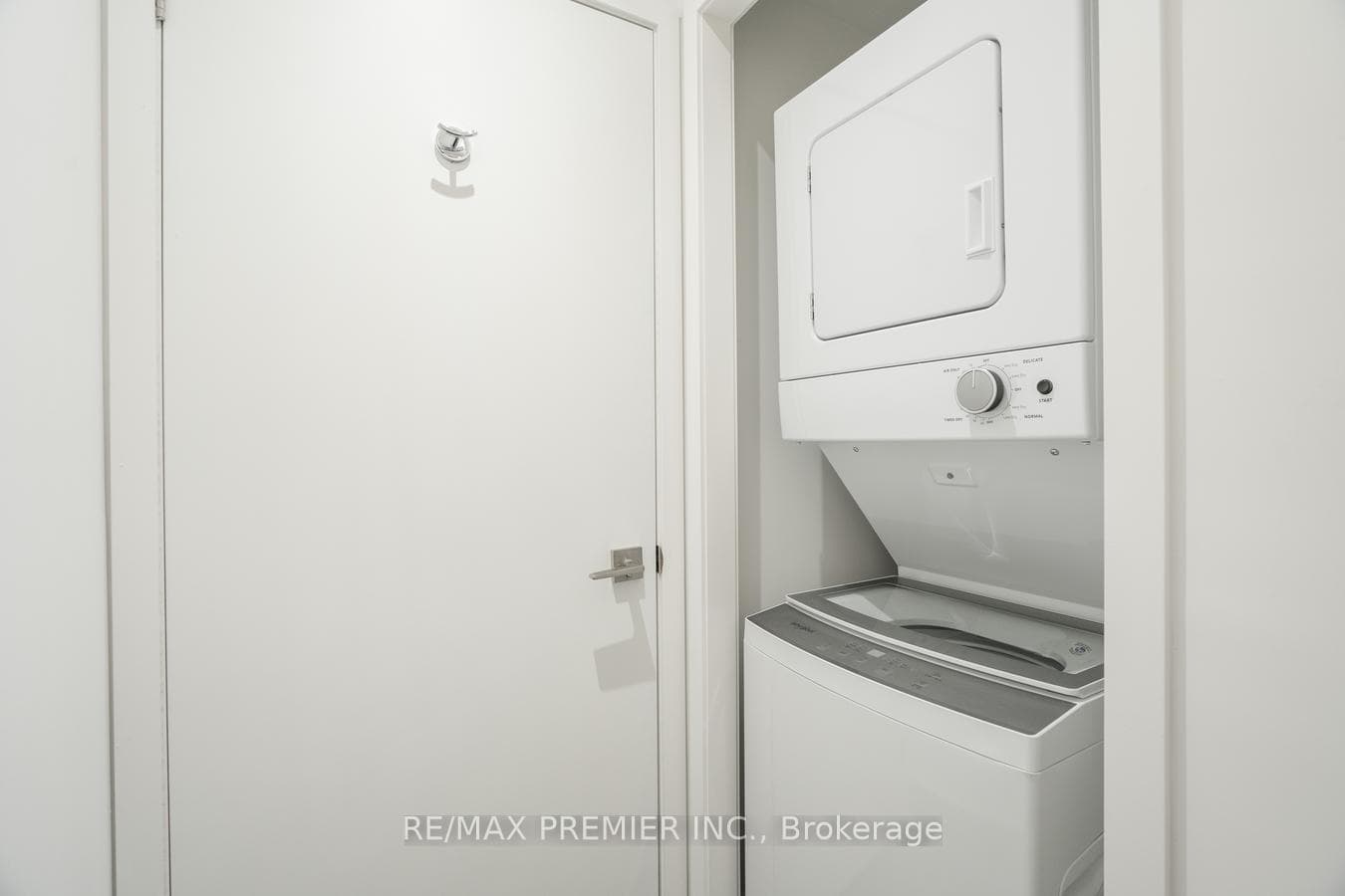 2916 Highway 7 Road Unit 310 photo 16