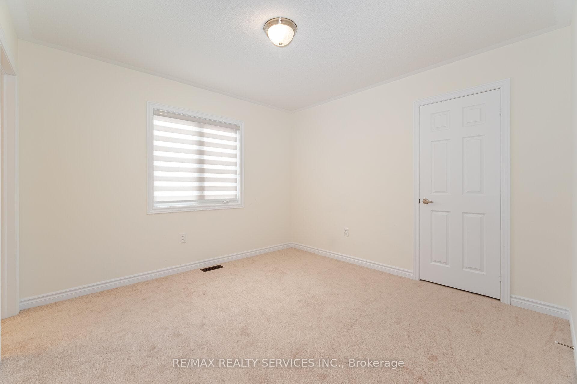 37 Royal Fern Crescent photo 21