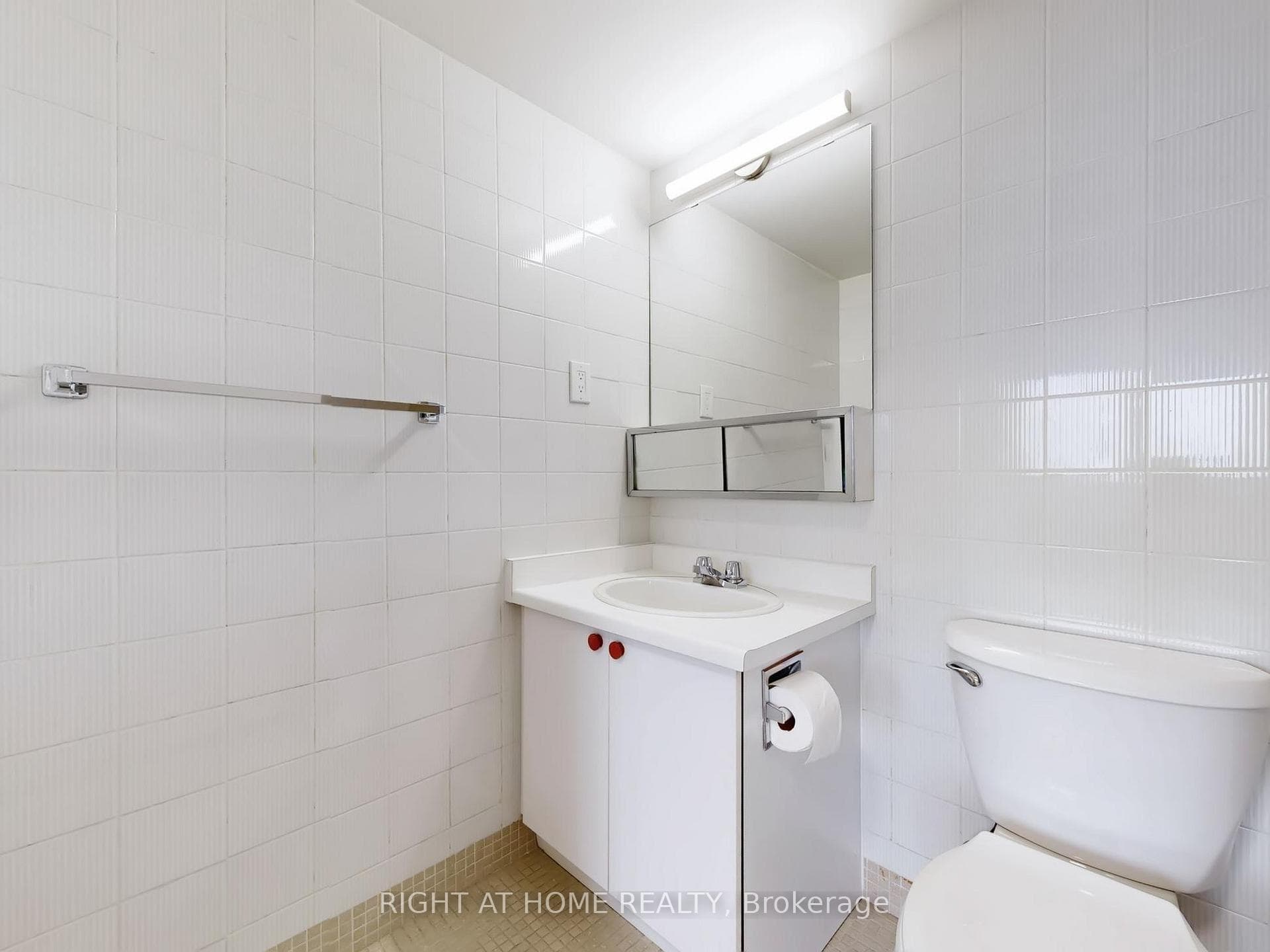 133 Torresdale Avenue Unit 1602 photo 32