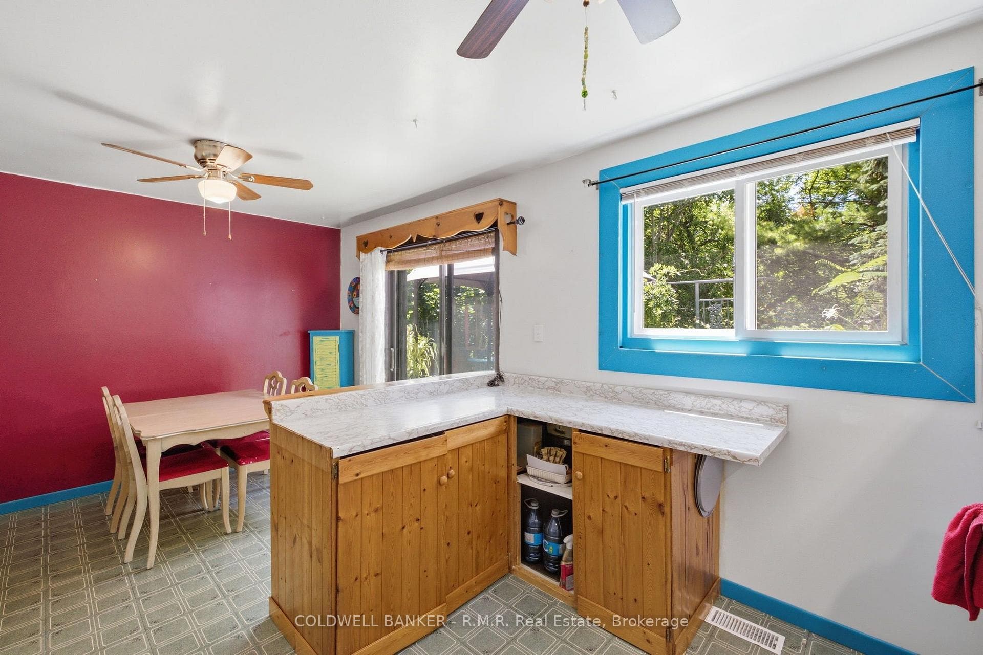 358 Camelot Court photo 27