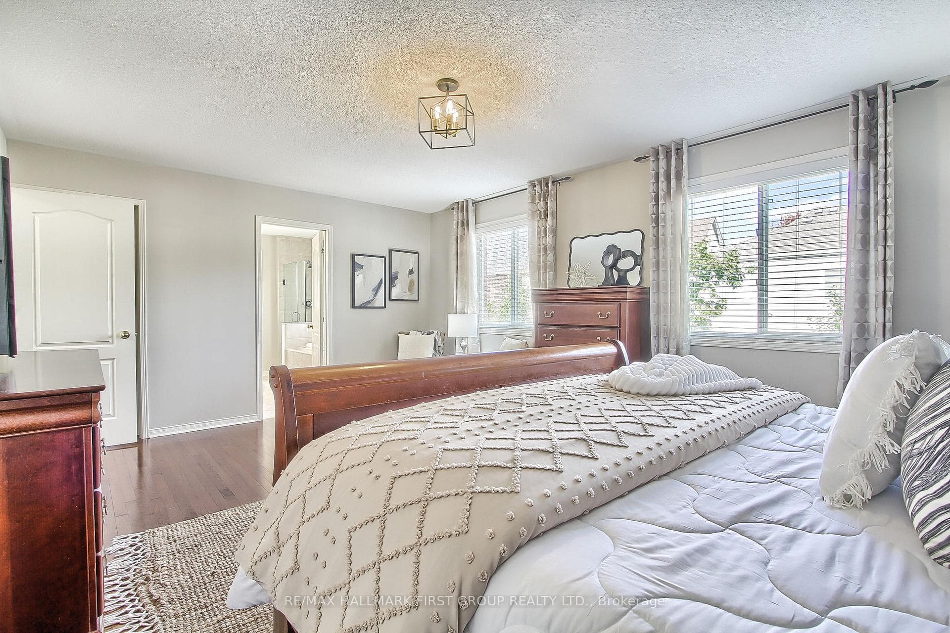 127 Decourcy-Ireland Circle photo 27