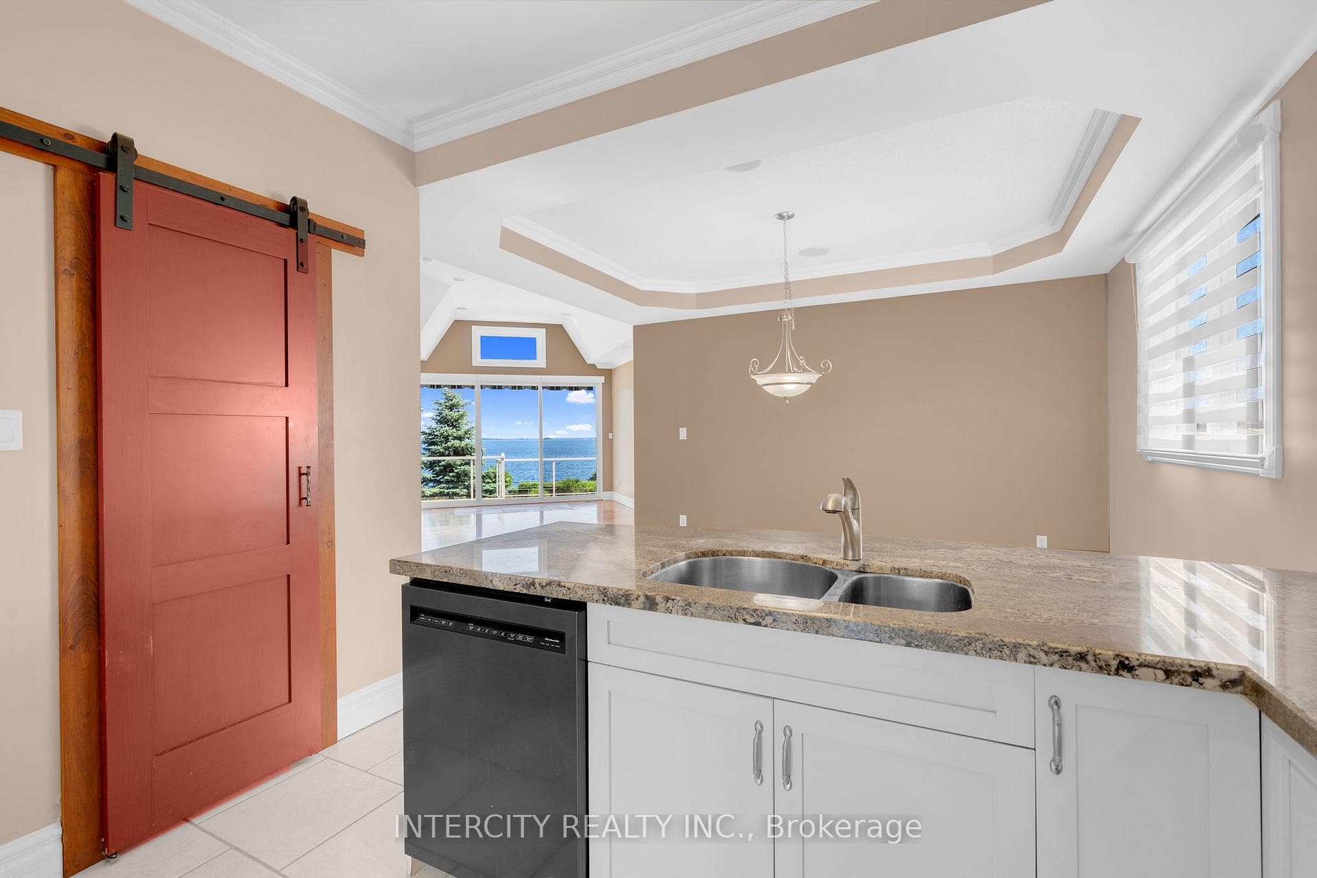 679 Aberdeen Boulevard photo 10