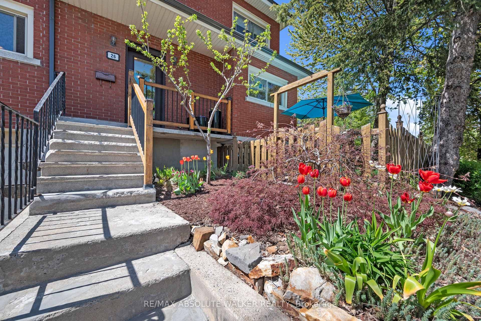 26 Riverdale Avenue photo 2