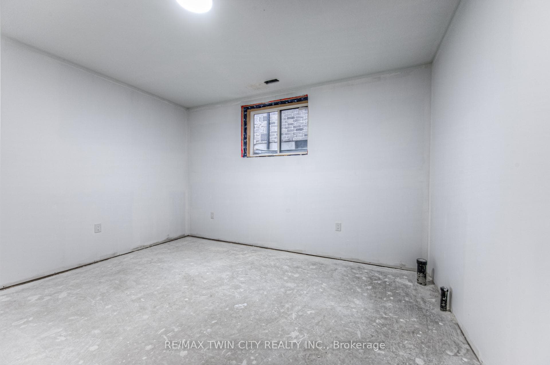 715 Winchester Avenue photo 19