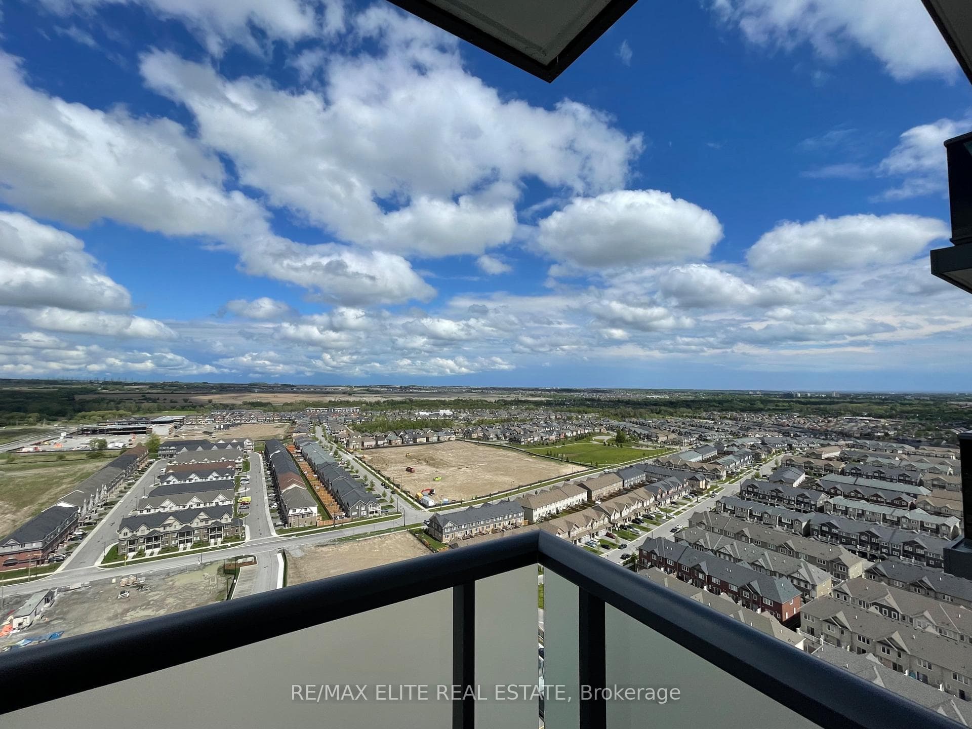 2545 Simcoe Street Unit 2319 photo 9