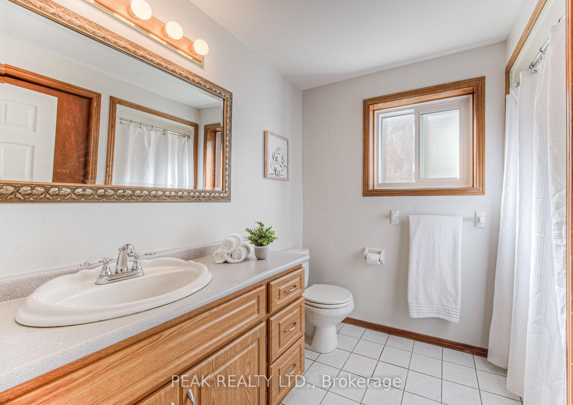 321 Rolling Meadows Drive photo 27