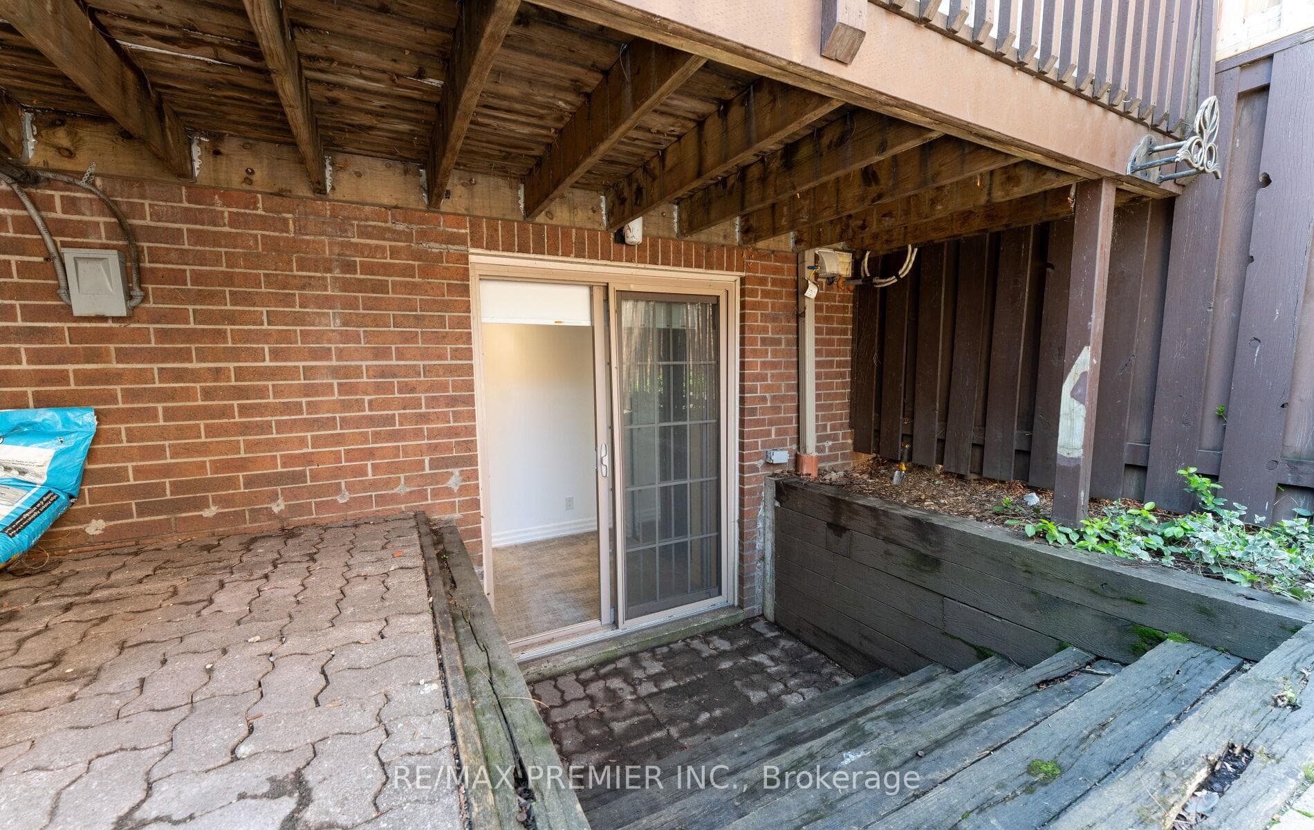 211 Mutual Street photo 48