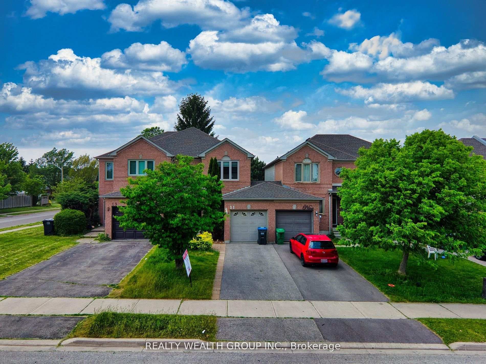 11 Birchcliffe Drive photo 2