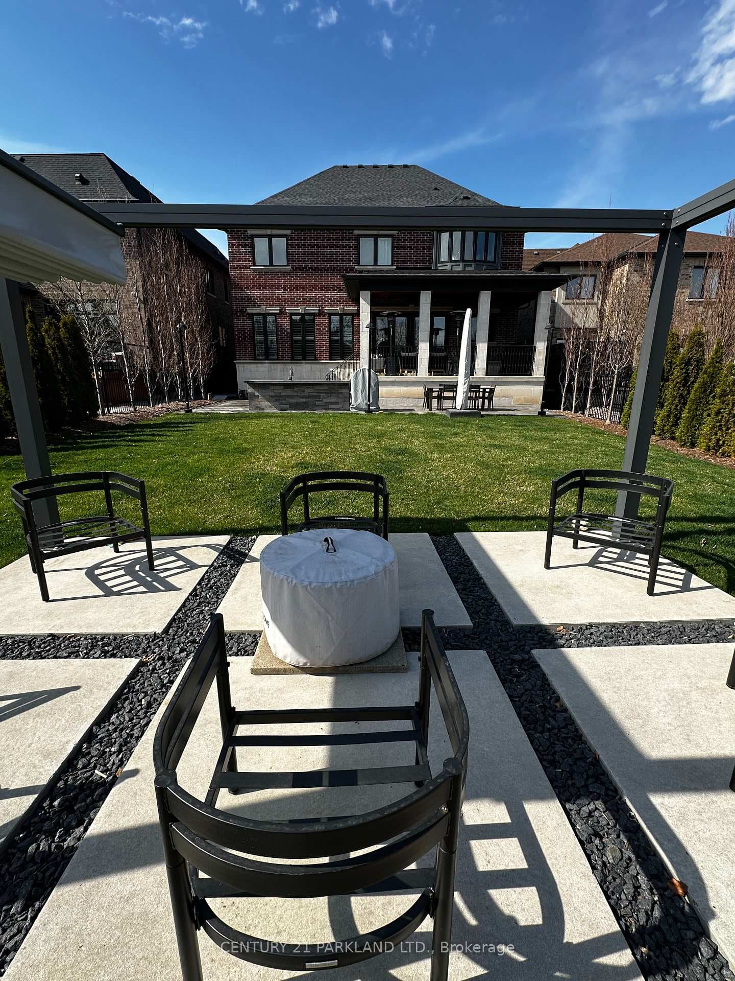 101 Arten Avenue photo 47