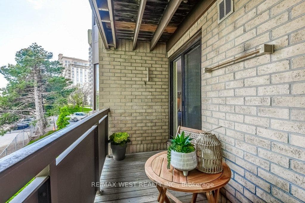 3841 Lake Shore Boulevard Unit 221 photo 23