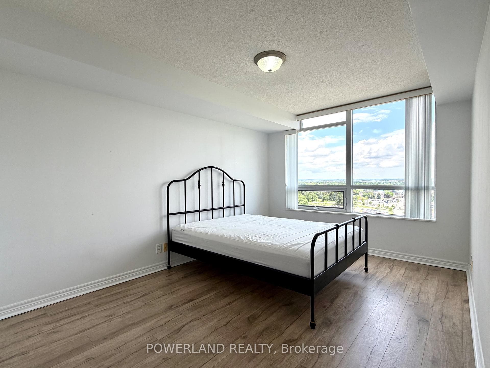 33 Cox Boulevard Unit 1521 photo 14