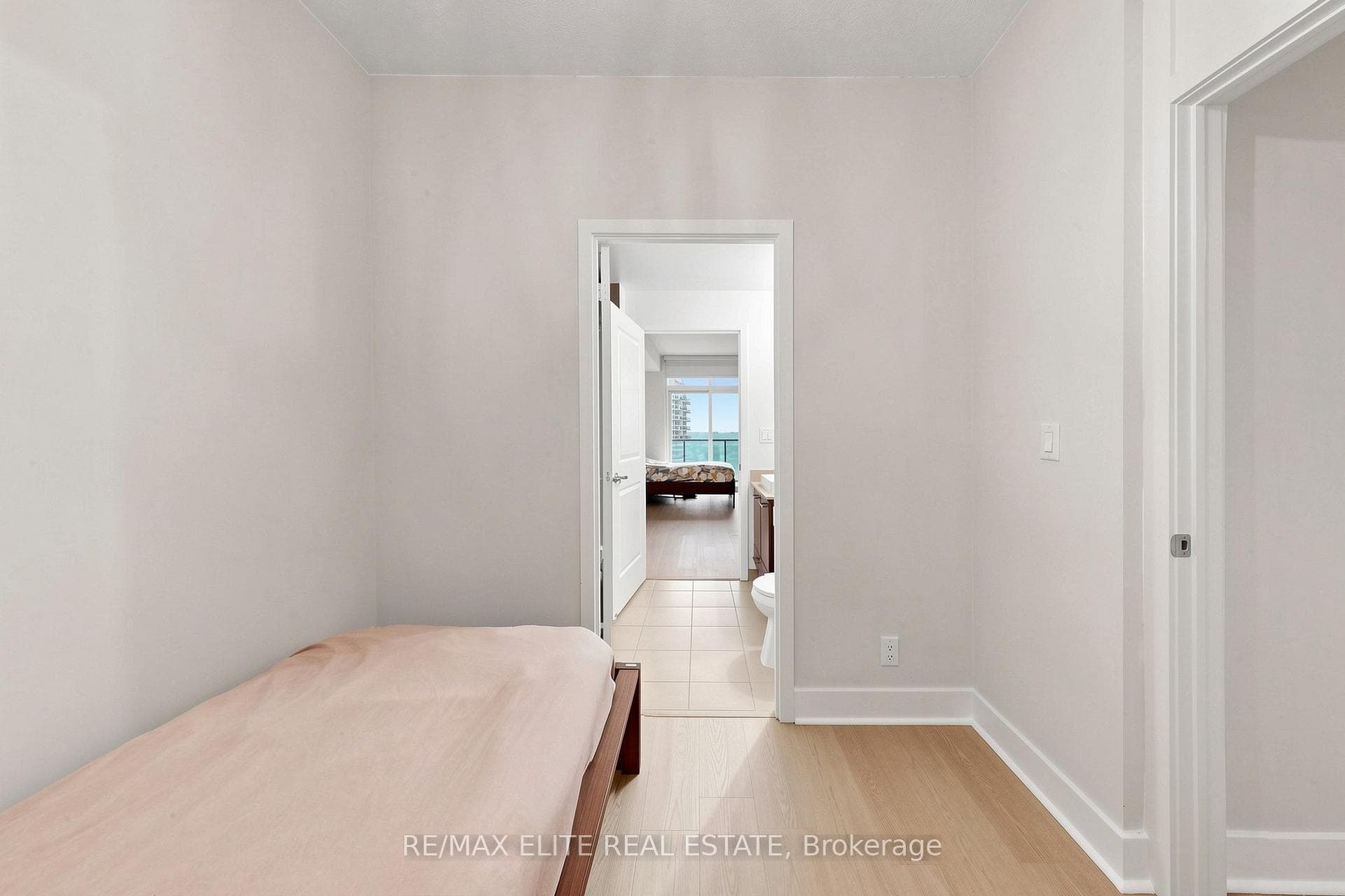 26 Norton Avenue Unit 1309 photo 19