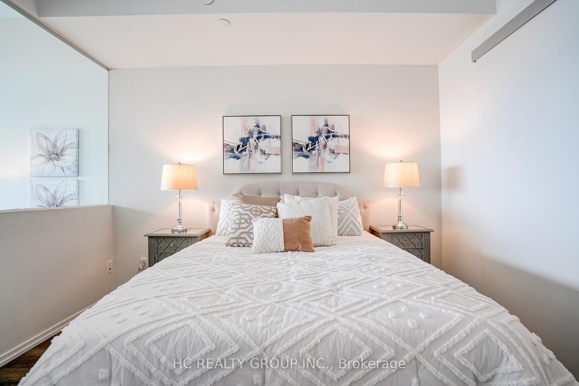 197 Yonge Street Unit 4011 photo 23