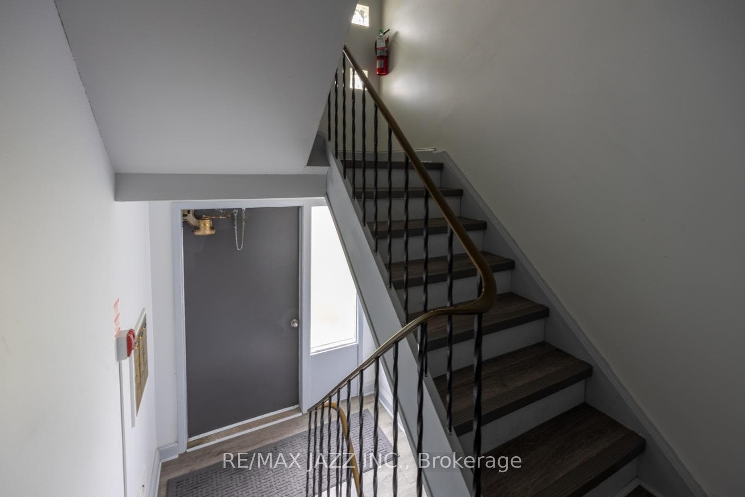 581 Digby Avenue photo 3