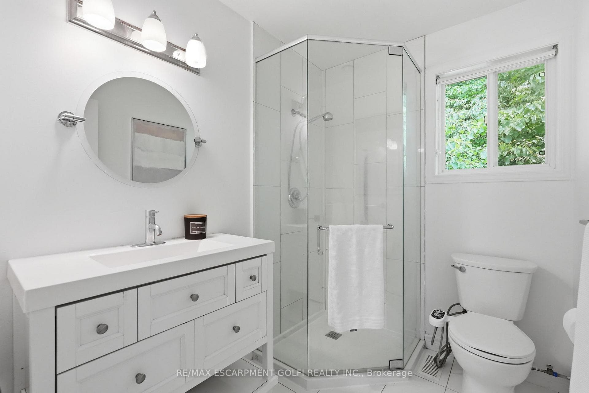 292 THORNCREST Drive photo 28
