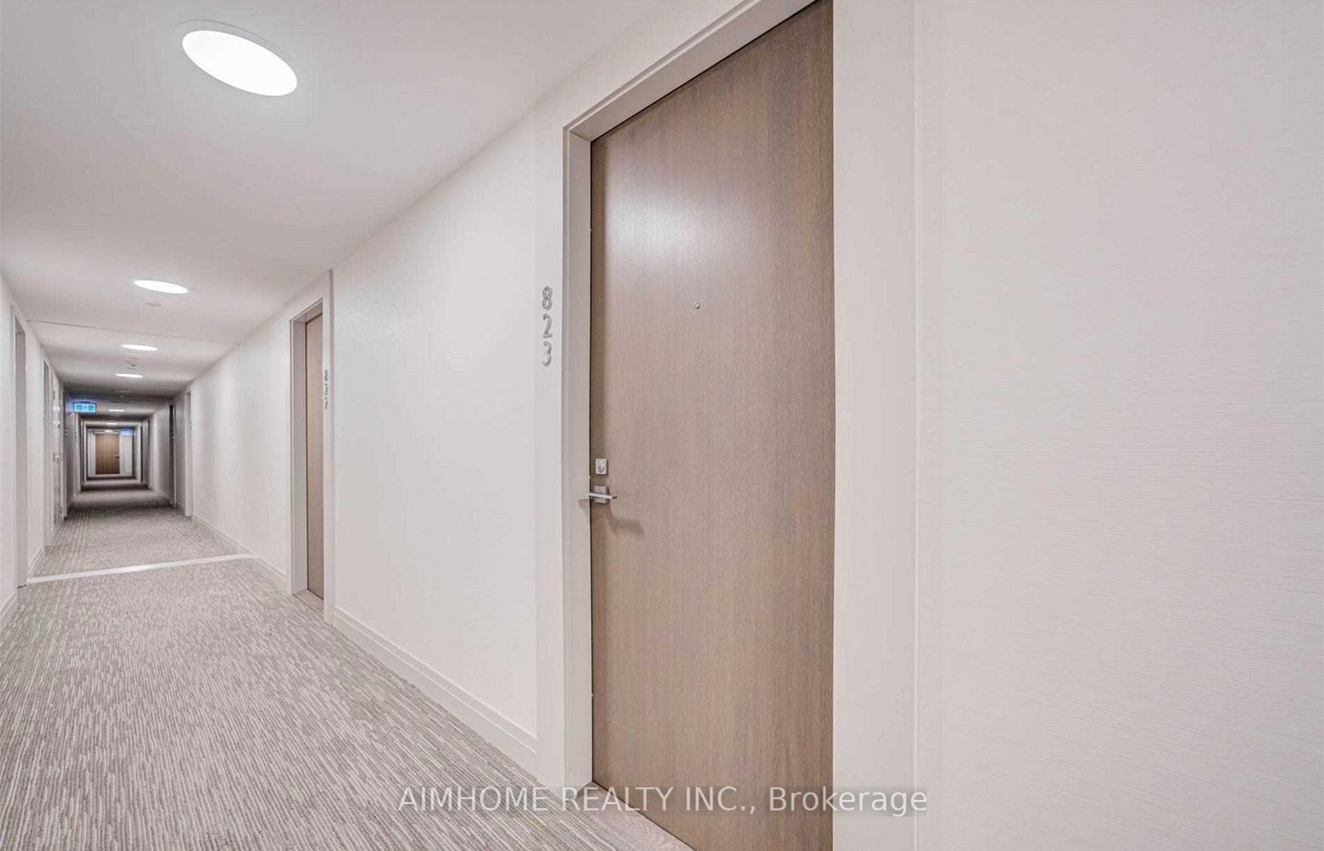 251 Jarvis Street Unit 823 photo 3