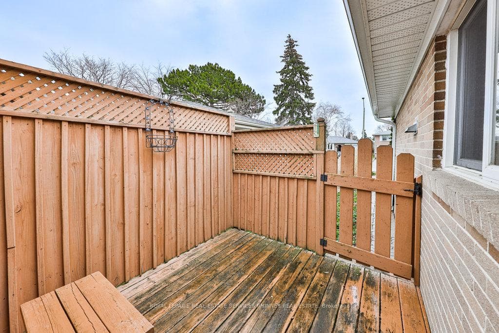1037 Franconia Drive photo 33