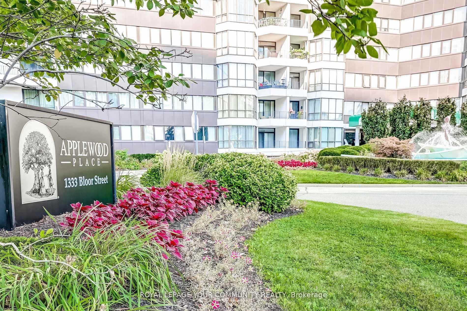 1333 Bloor Street Unit 2307 photo 2