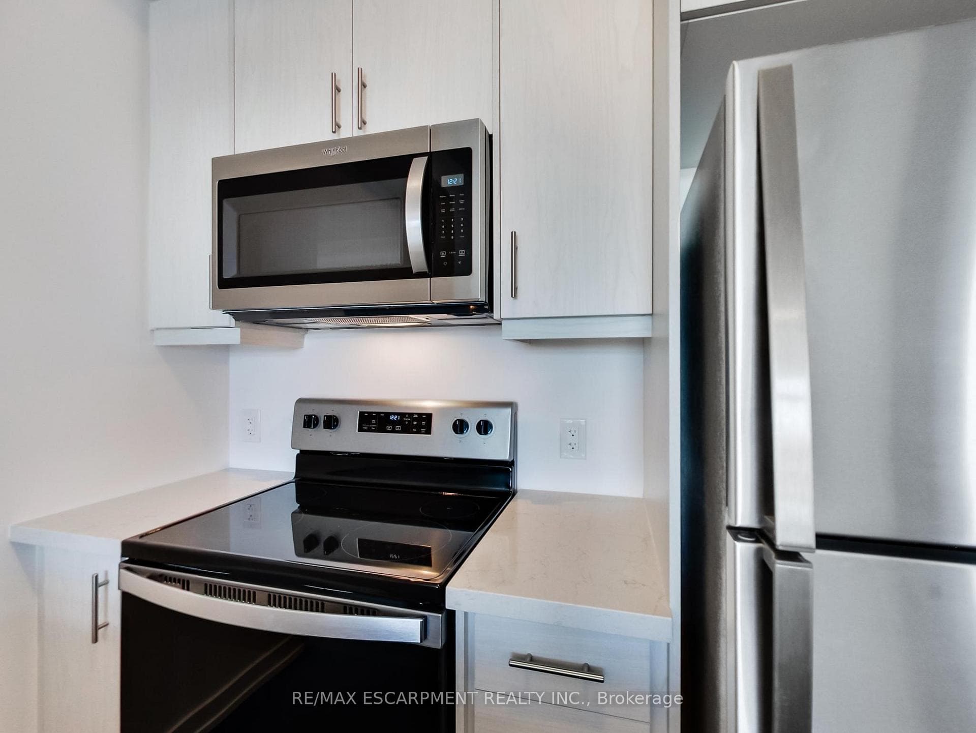 470 Dundas Street Unit 708 photo 10