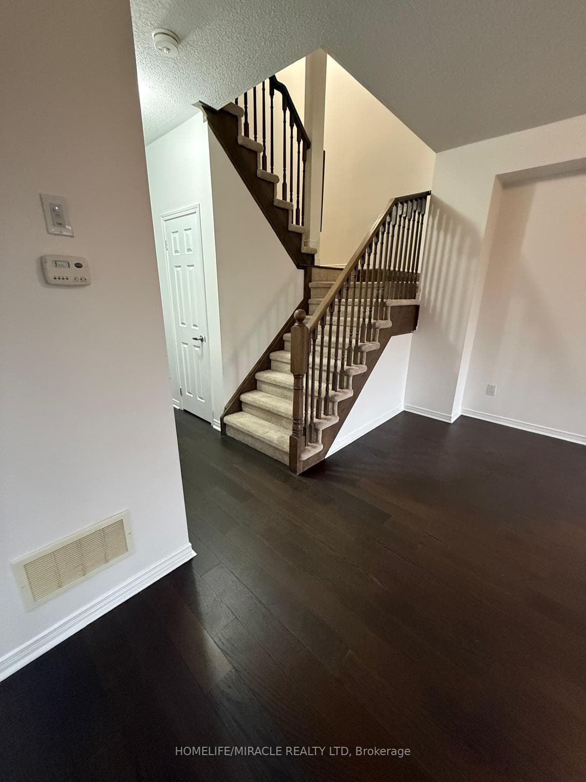 70 Harwood Avenue photo 9