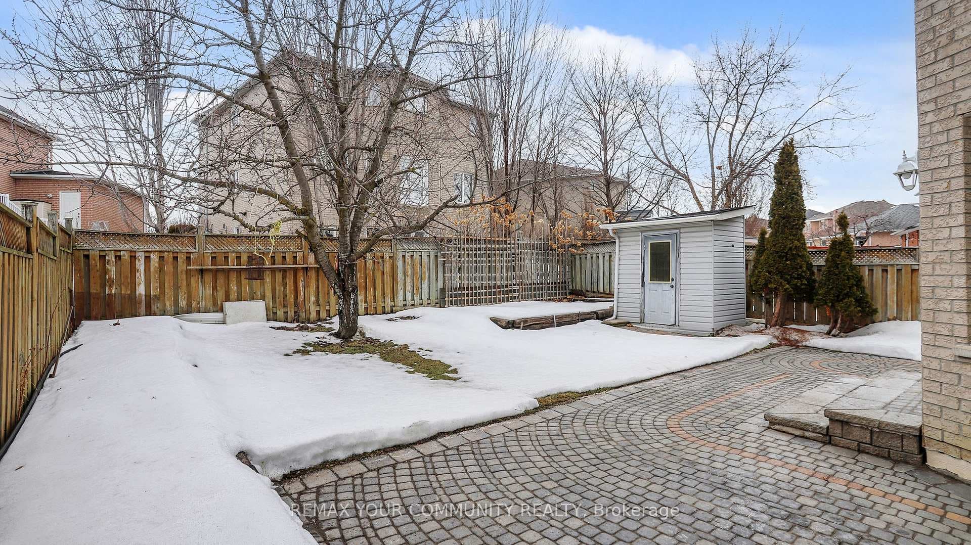 Backyard with Interlock