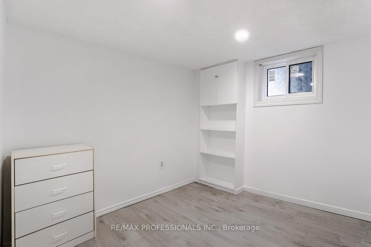 351 Maurice Drive photo 34