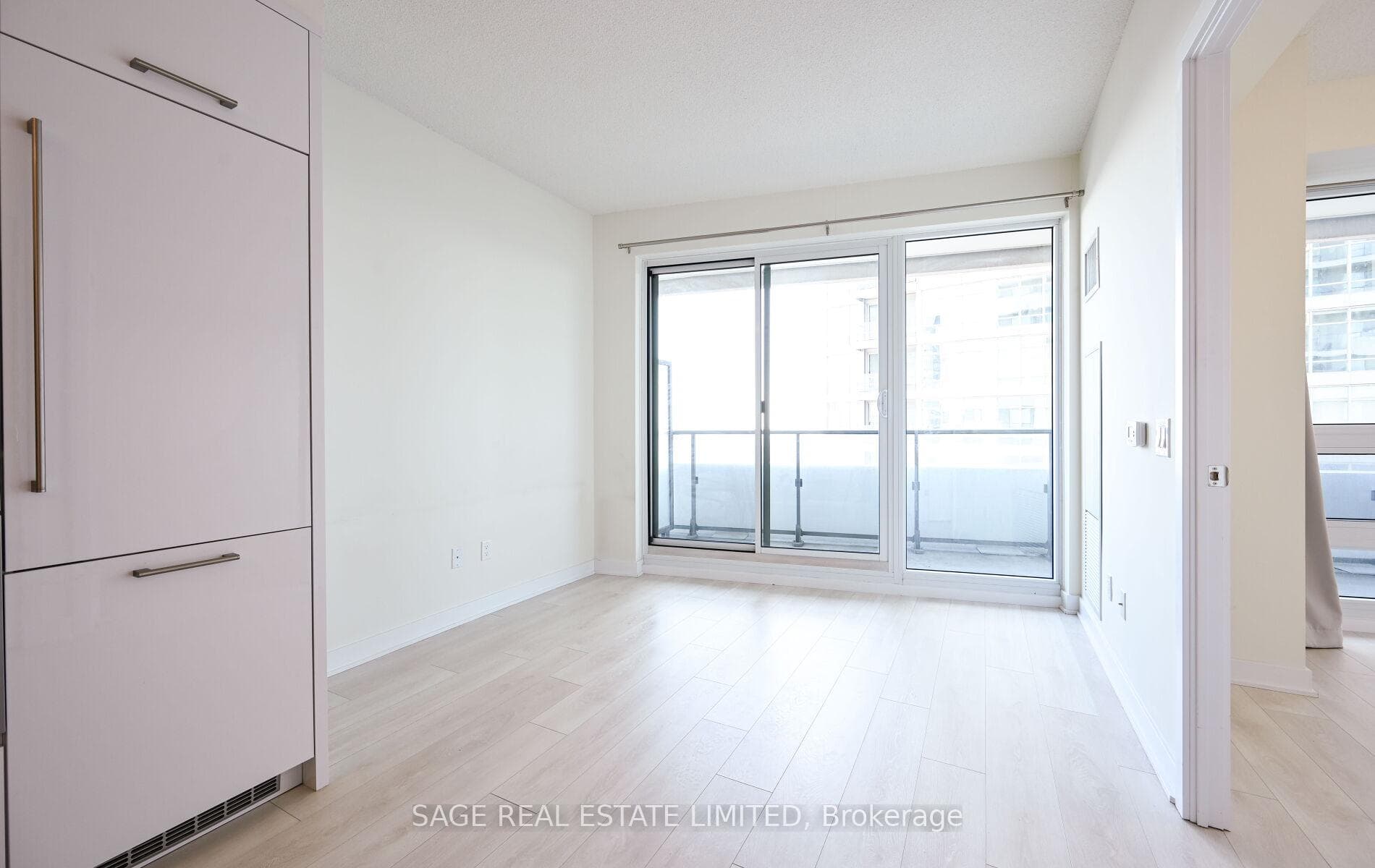 2221 Yonge Street Unit 3604 photo 8