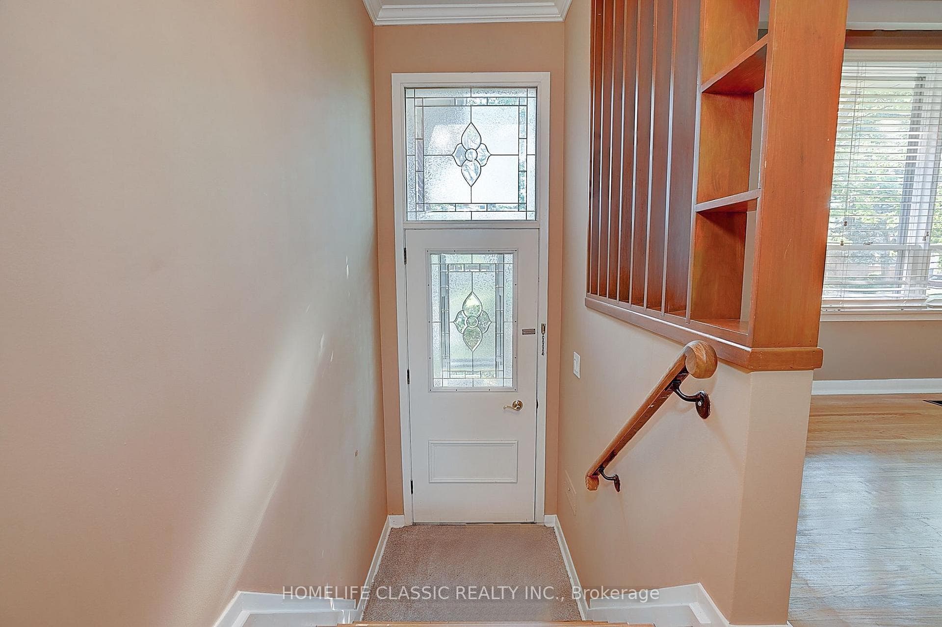 267 IREDALE Road photo 3