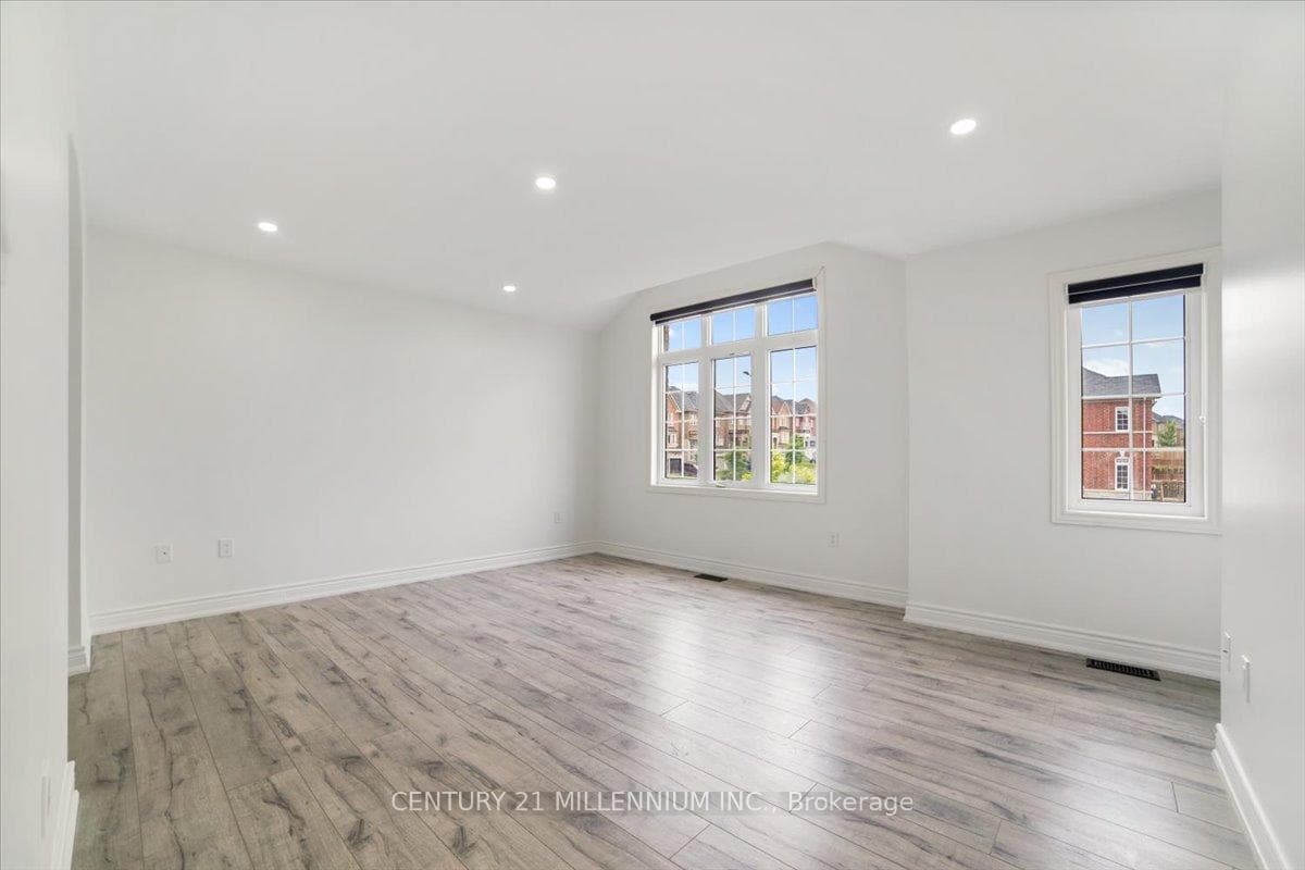 214 Lyle Drive photo 34