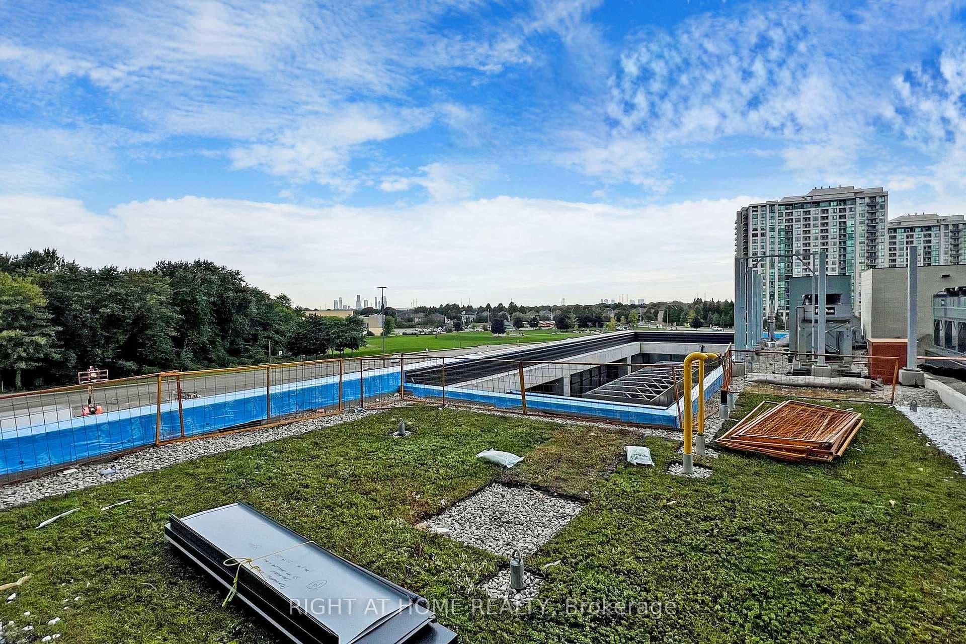 30 Upper Mall Way Unit 212A photo 35