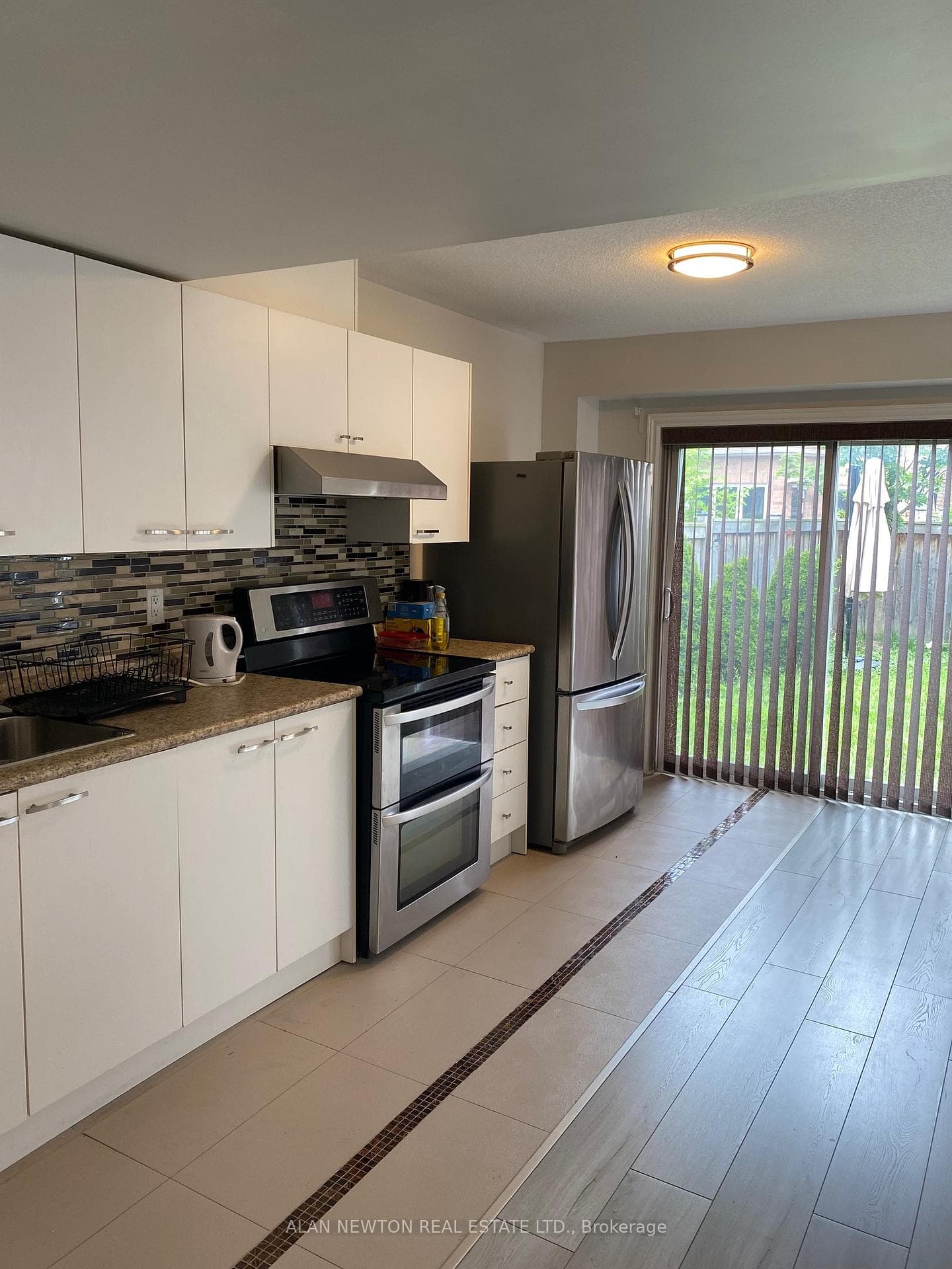 16 Gesher Crescent photo 3