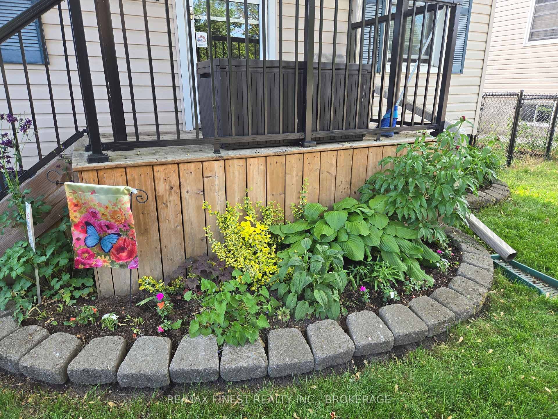 480 Nelson Street photo 38
