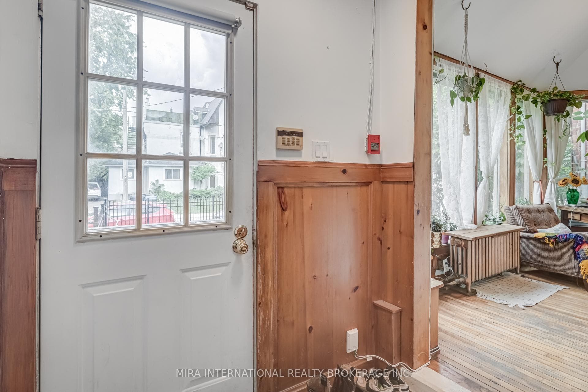 60 Brock Avenue Unit 102 photo 2