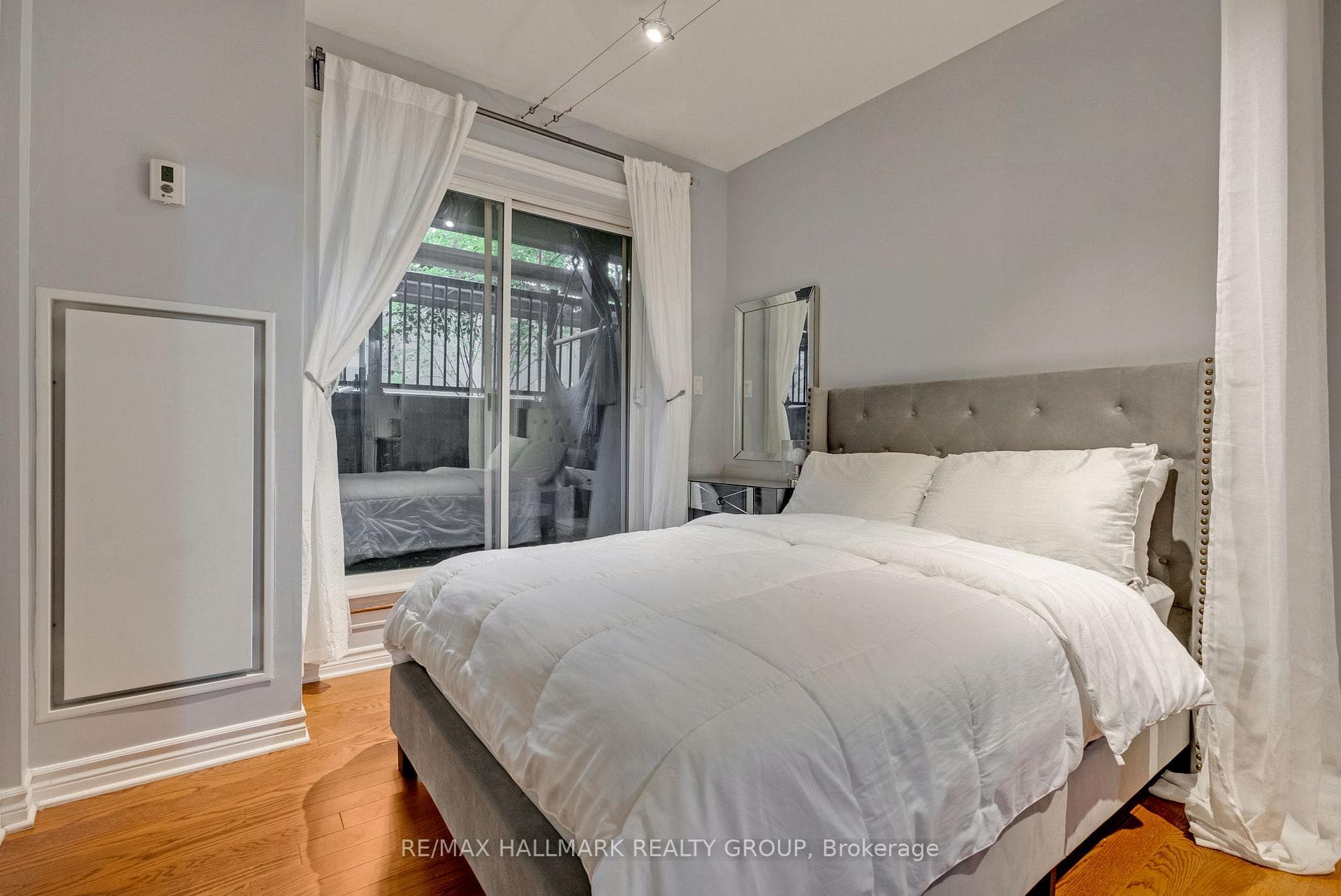 429 Kent Street Unit 105 photo 12